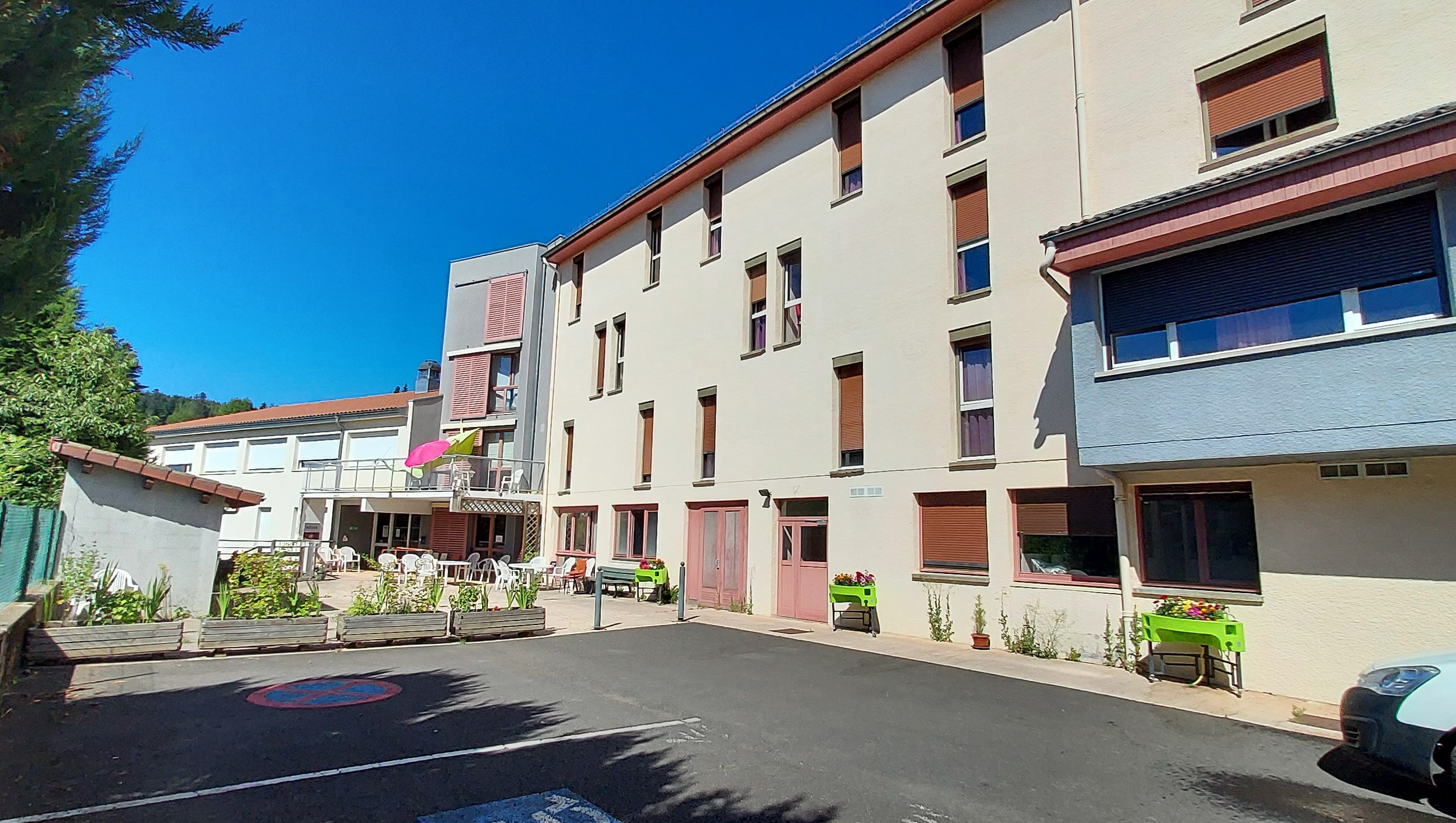 EHPAD ROUX DE BERNY ST-GERMAIN L'HERM